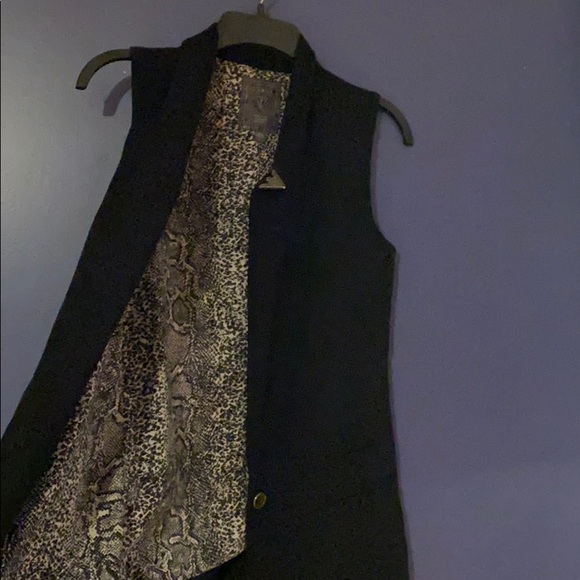Black Guess vest - Picture 3 of 4